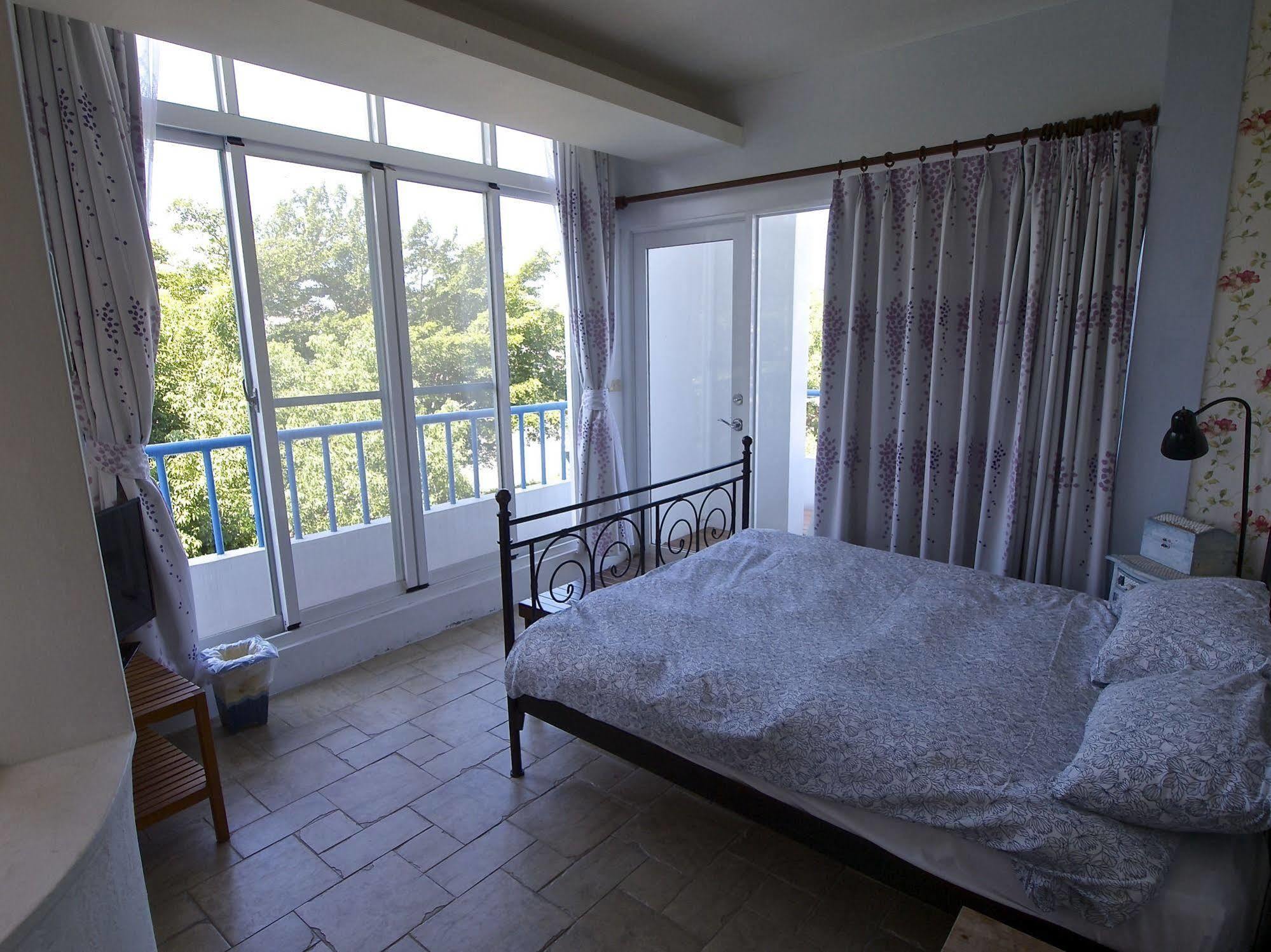 Oia Cafe B&B Taitung Екстер'єр фото